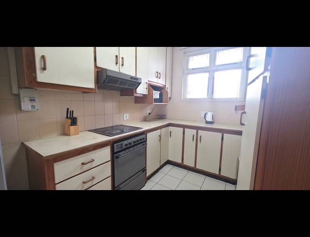 3 BEDROOM APARTMENT FOR SALE IN GLENWOOD
